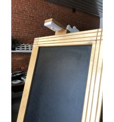 Tāfele ar statīvu un apgaismojumu